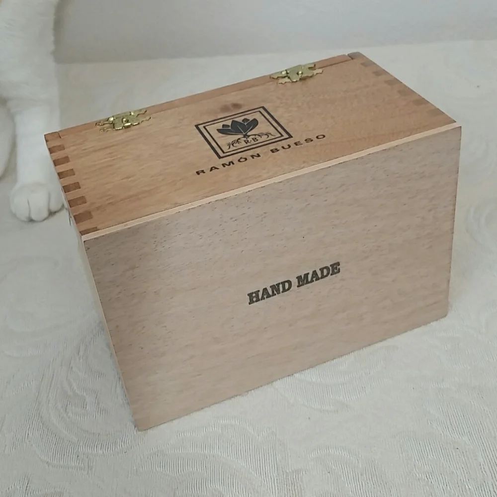 Genesis graphic wooden cigar box hinged latched
